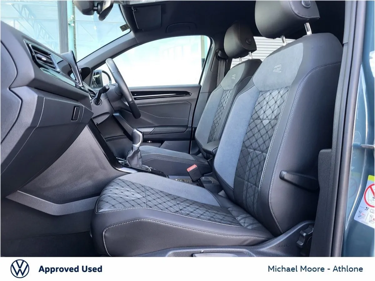 Volkswagen T-Roc SUV, Diesel, 2025, Blue