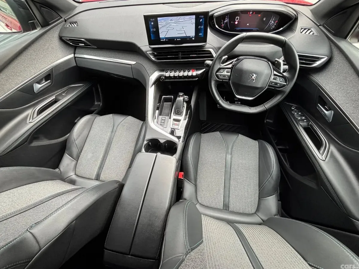 Peugeot 3008 MPV, Diesel, 2023, Red