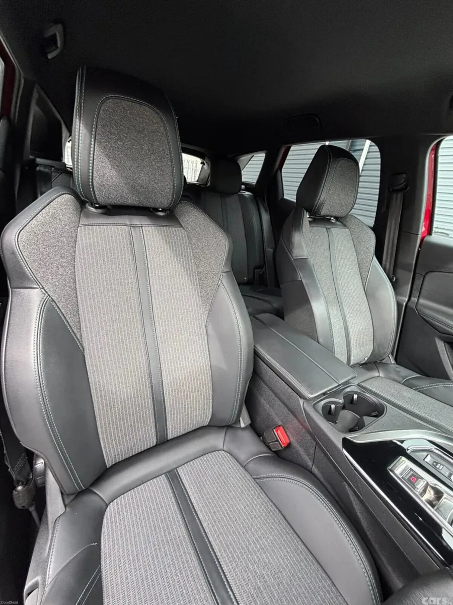 Peugeot 3008 MPV, Diesel, 2023, Red