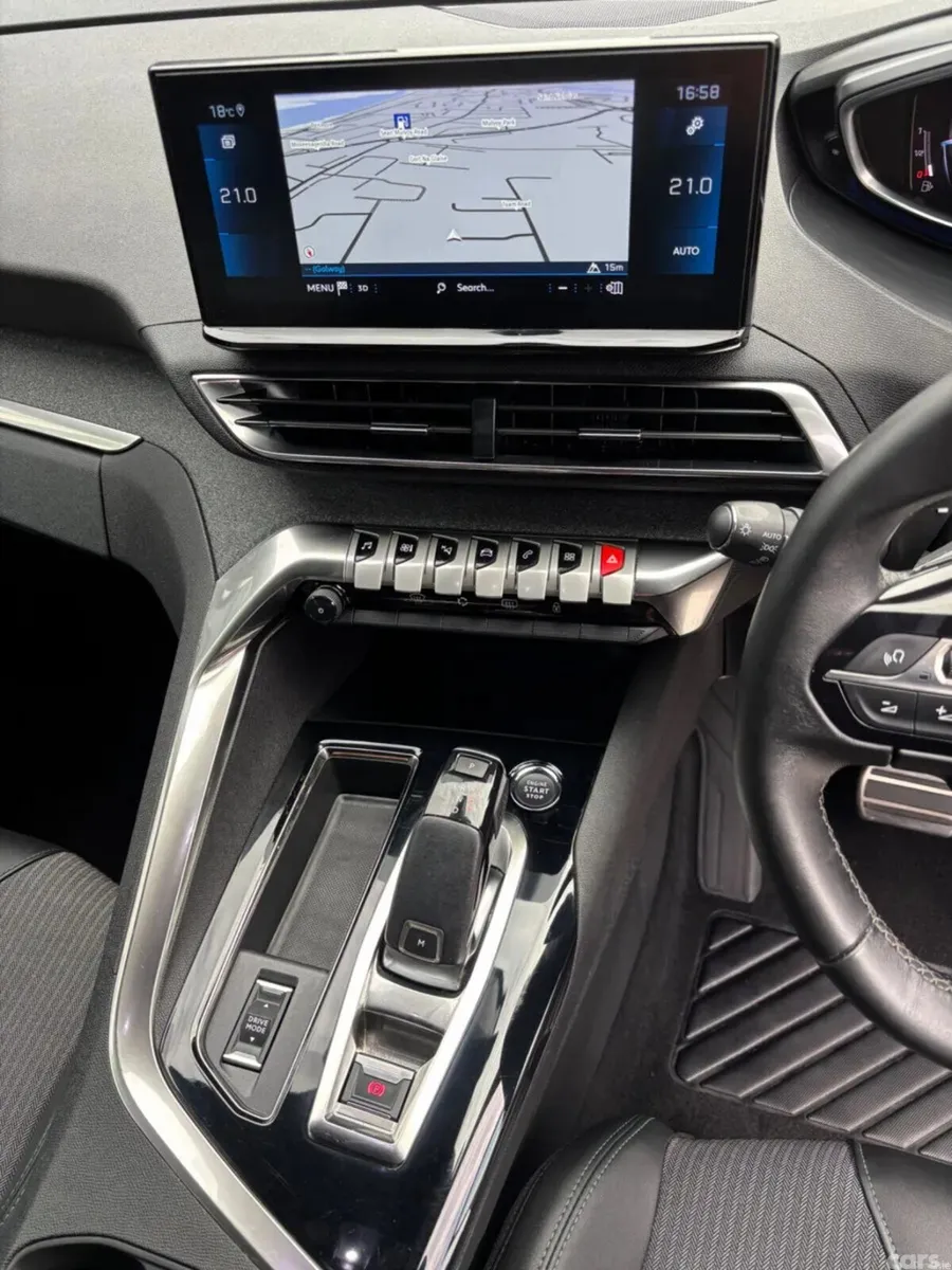 Peugeot 3008 MPV, Diesel, 2023, Red