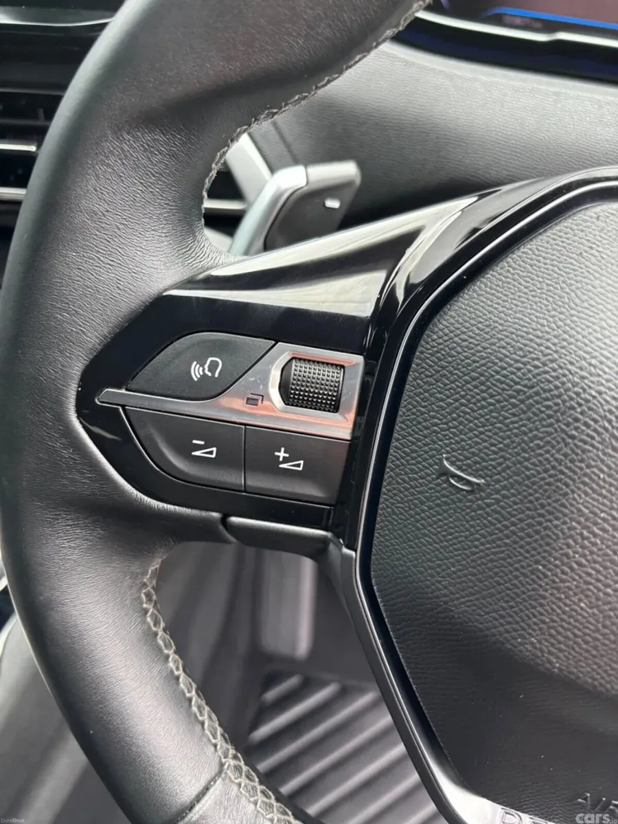 Peugeot 3008 MPV, Diesel, 2023, Red