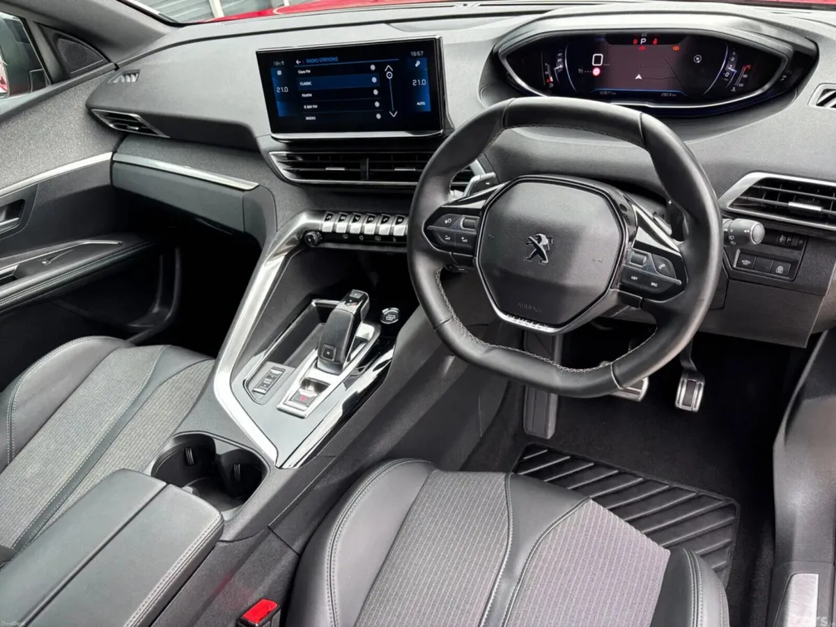 Peugeot 3008 MPV, Diesel, 2023, Red