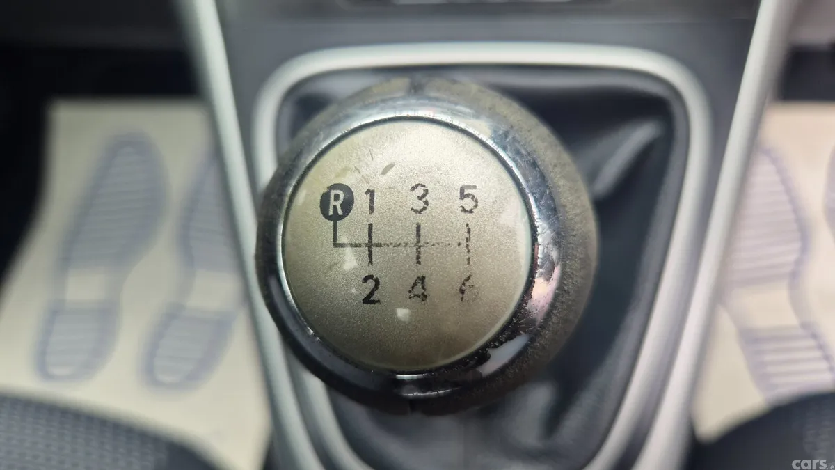 Toyota Auris Hatchback, Diesel, 2010, Silver