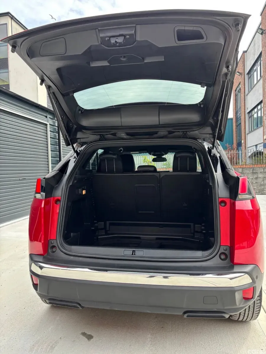Peugeot 3008 MPV, Diesel, 2023, Red
