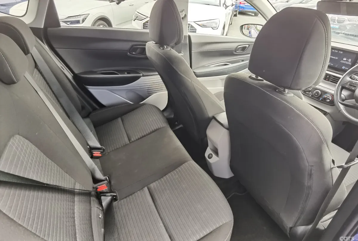 Hyundai i20 Hatchback, Petrol, 2023, Blue
