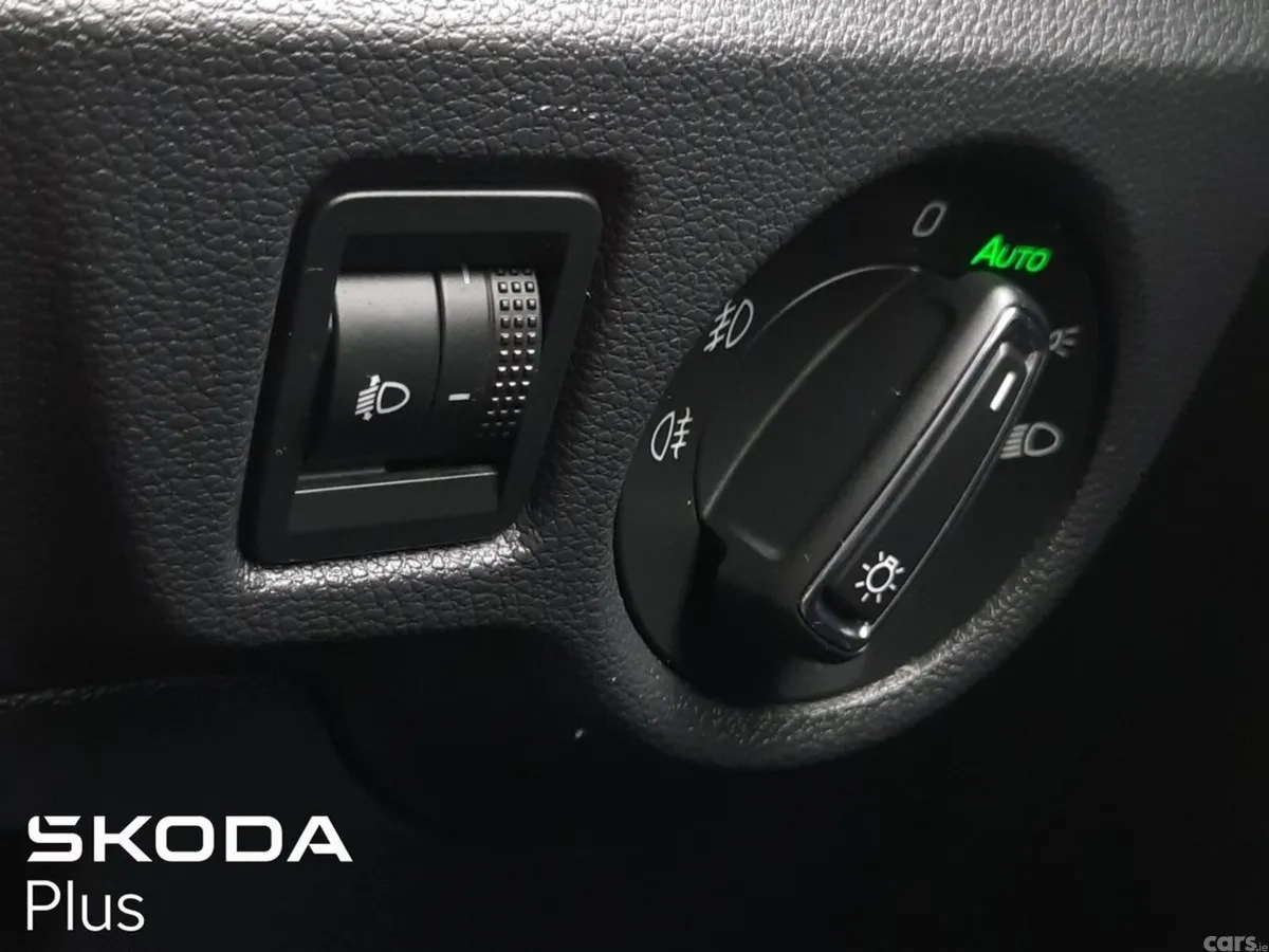 Skoda Kamiq SUV, Petrol, 2024, Blue
