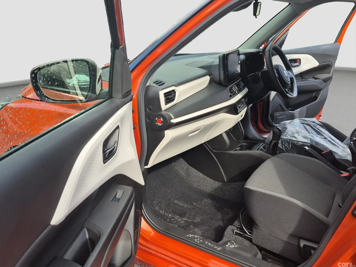 Suzuki Swift Hatchback, Petrol Hybrid, 2026, Orange