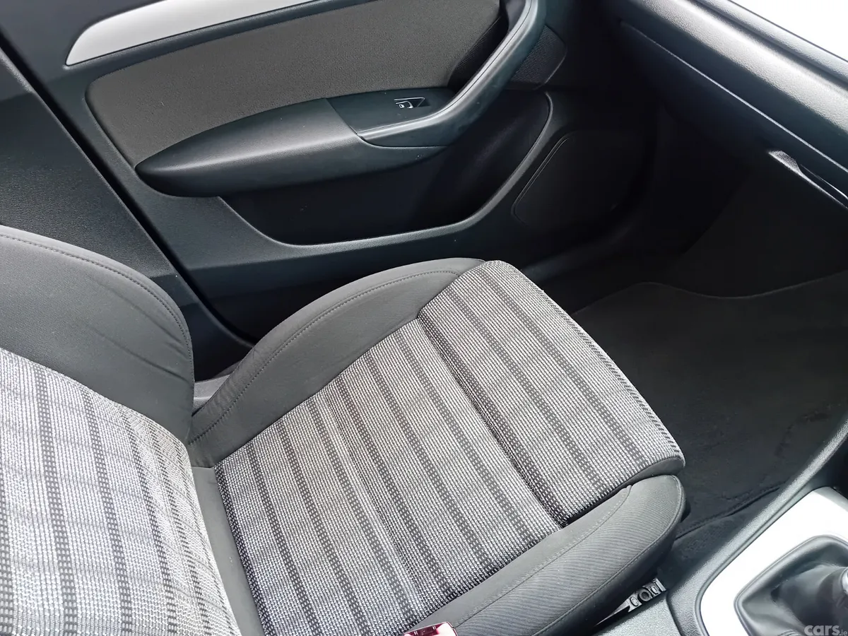 Audi Q3 SUV, Diesel, 2016, Blue