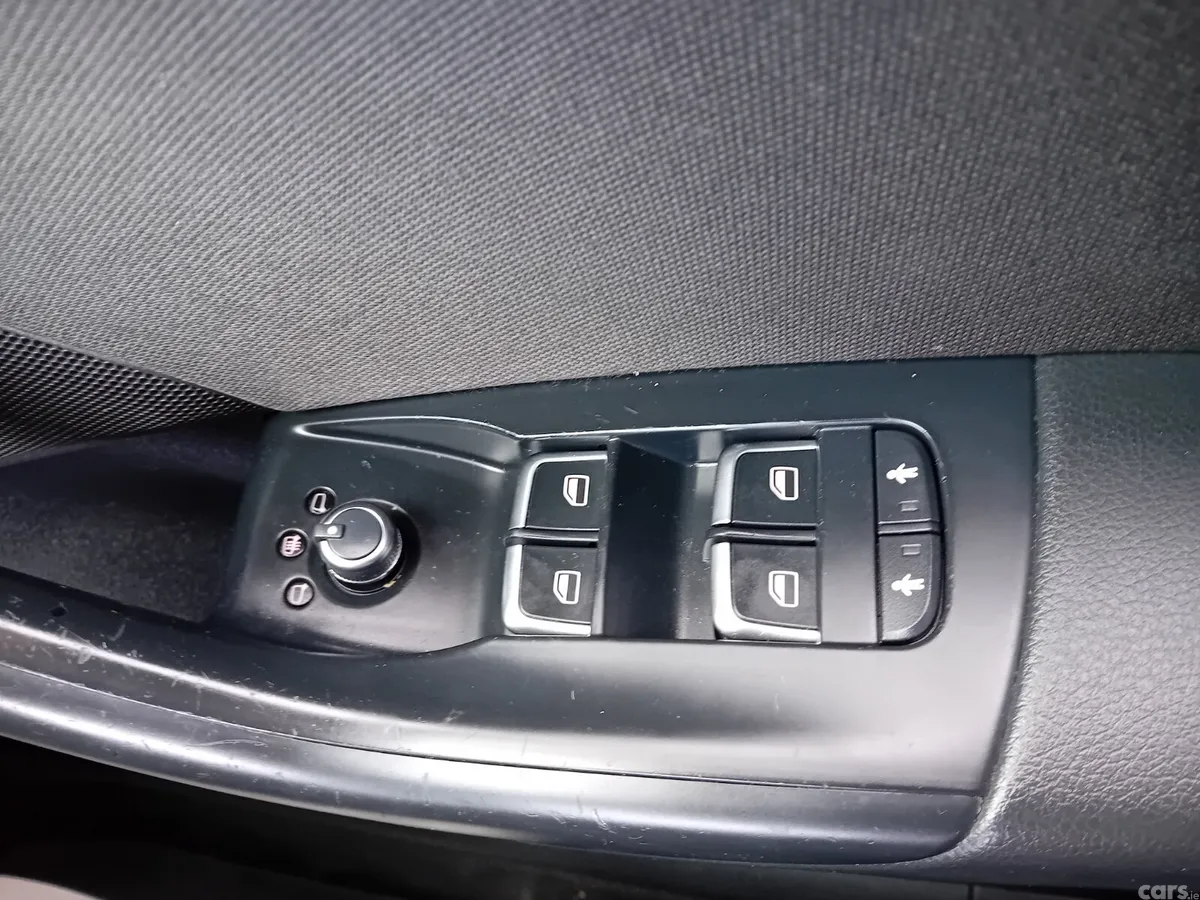 Audi Q3 SUV, Diesel, 2016, Blue