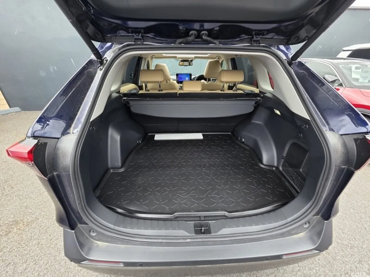 Toyota RAV4 SUV, Petrol Hybrid, 2025, Blue