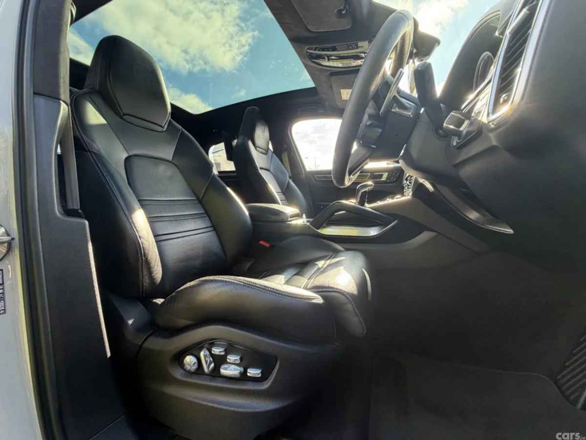 Porsche Cayenne Coupe, Petrol Plug-in Hybrid, 2020, Grey