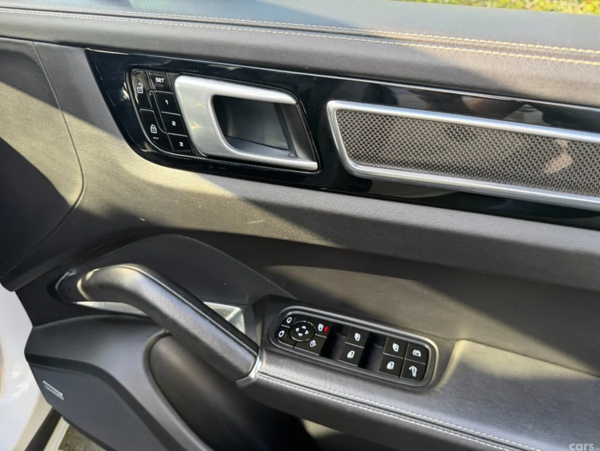 Porsche Cayenne Coupe, Petrol Plug-in Hybrid, 2020, Grey