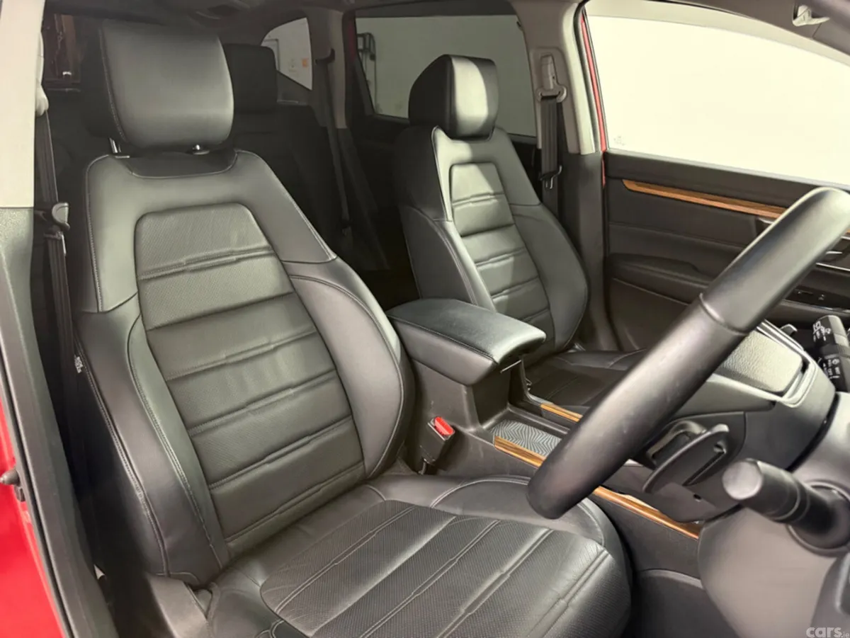 Honda CR-V Hatchback, Petrol Hybrid, 2018, Red