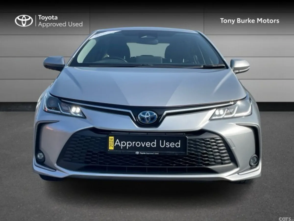 Toyota Corolla Saloon, Petrol Hybrid, 2024, Silver