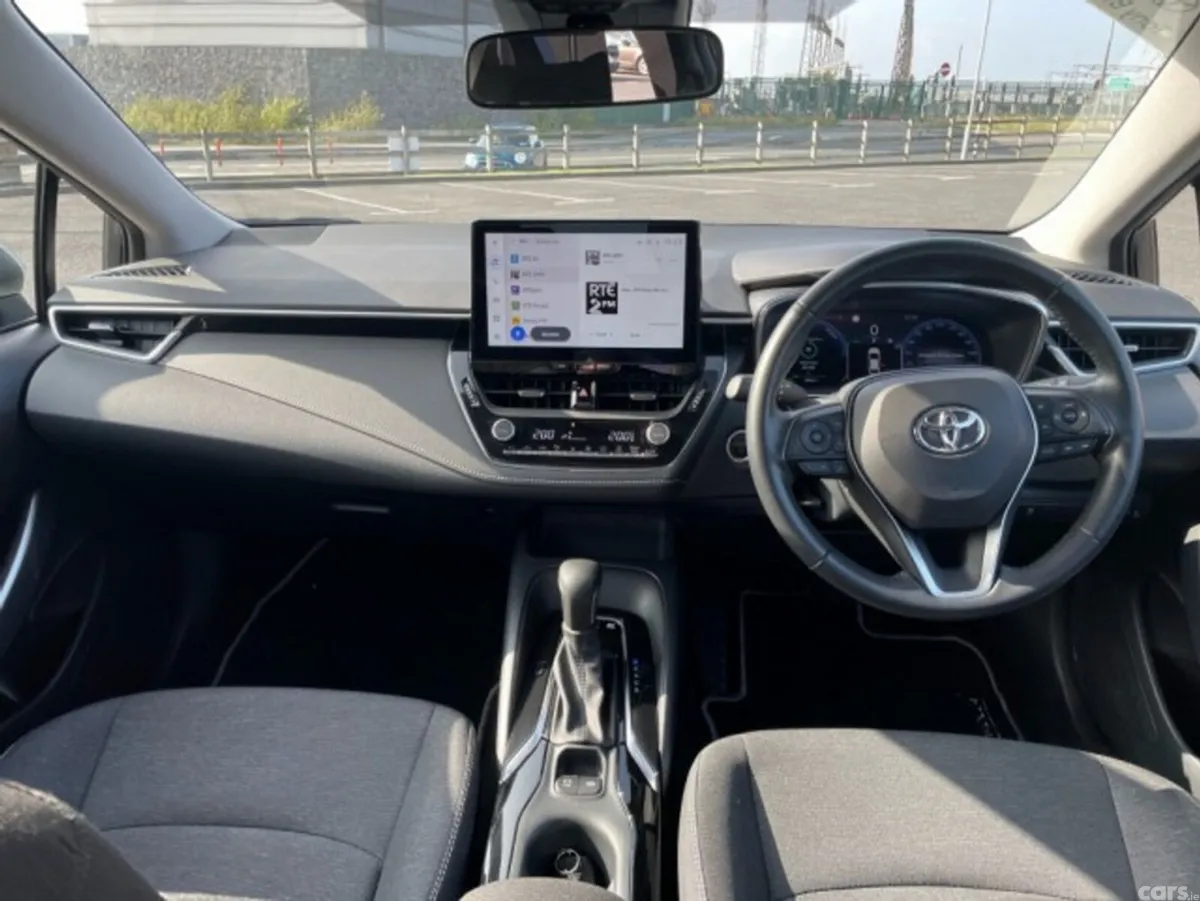 Toyota Corolla Saloon, Petrol Hybrid, 2024, Silver