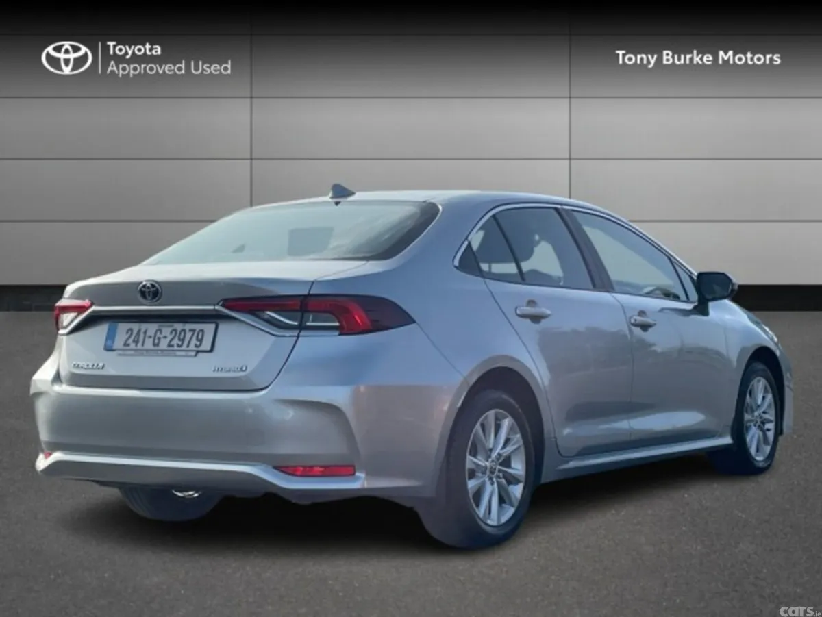 Toyota Corolla Saloon, Petrol Hybrid, 2024, Silver