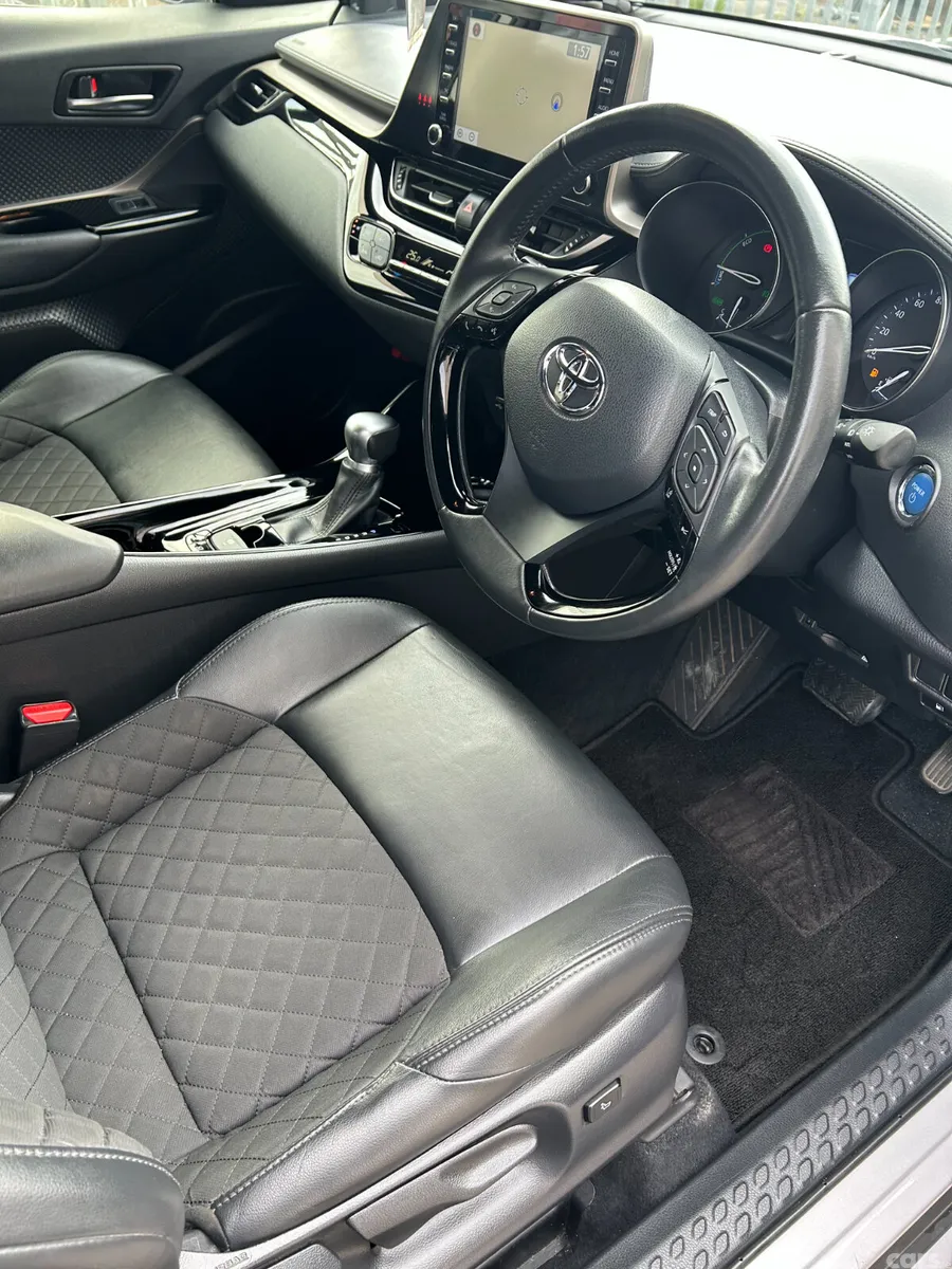 Toyota C-HR SUV, Petrol Hybrid, 2021, Grey