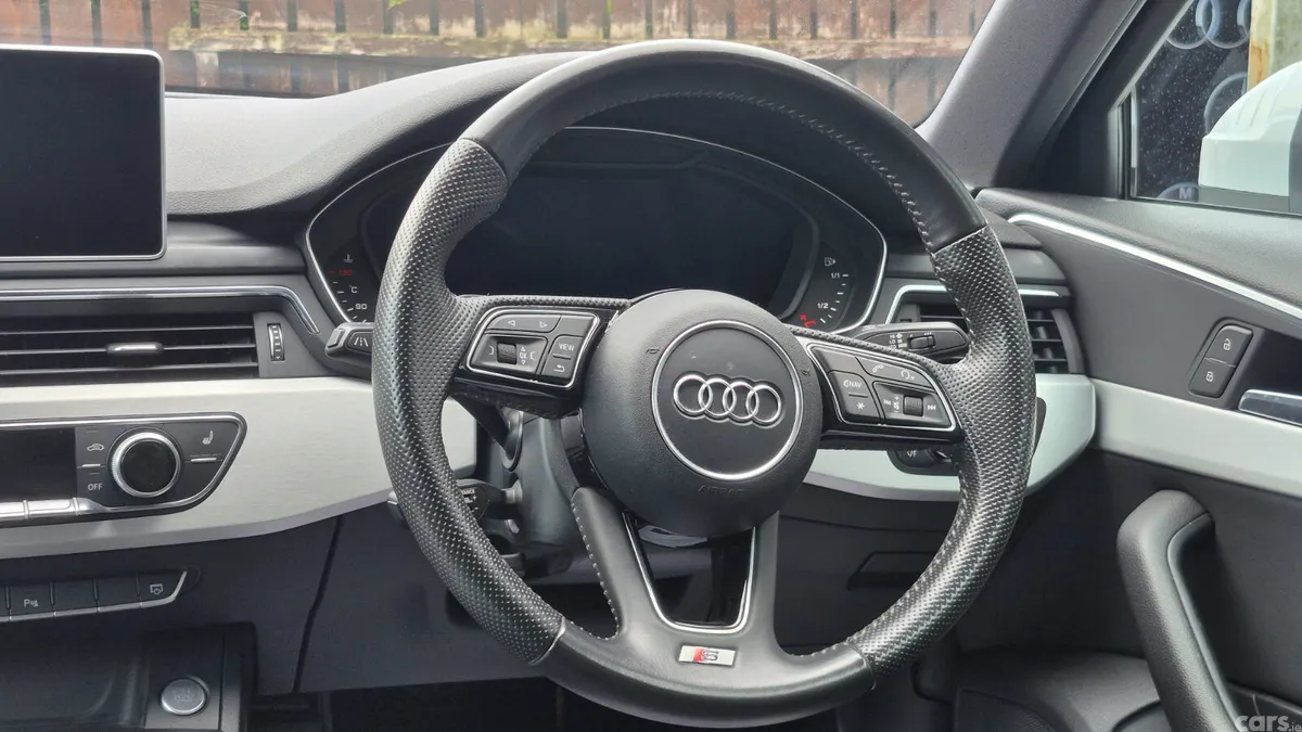 Audi A4 Saloon, Petrol, 2017, White