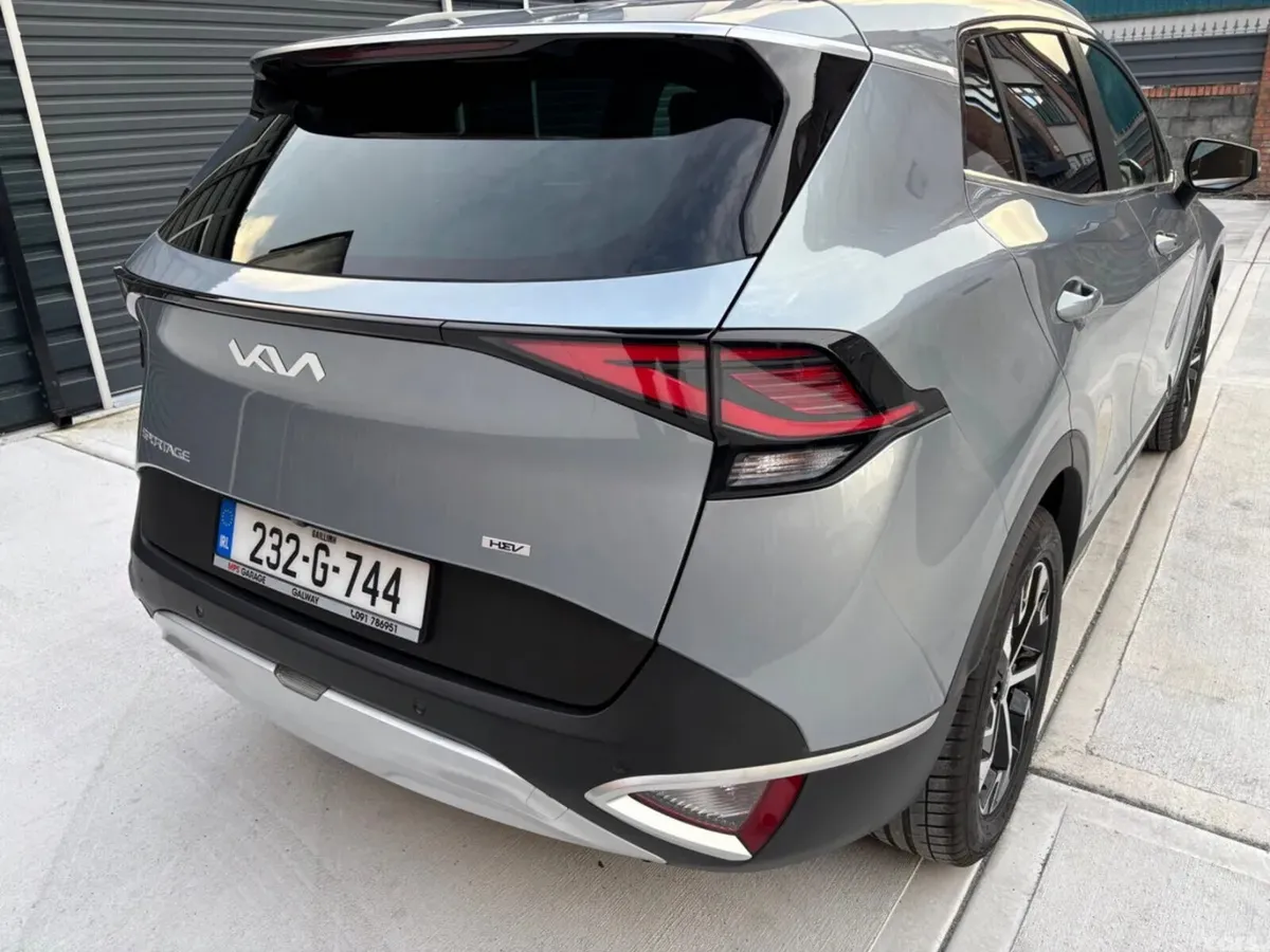Kia Sportage SUV, Petrol Hybrid, 2023, Grey