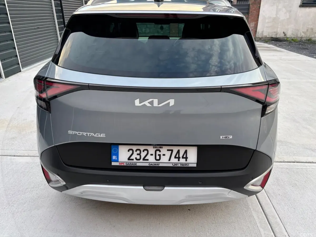 Kia Sportage SUV, Petrol Hybrid, 2023, Grey