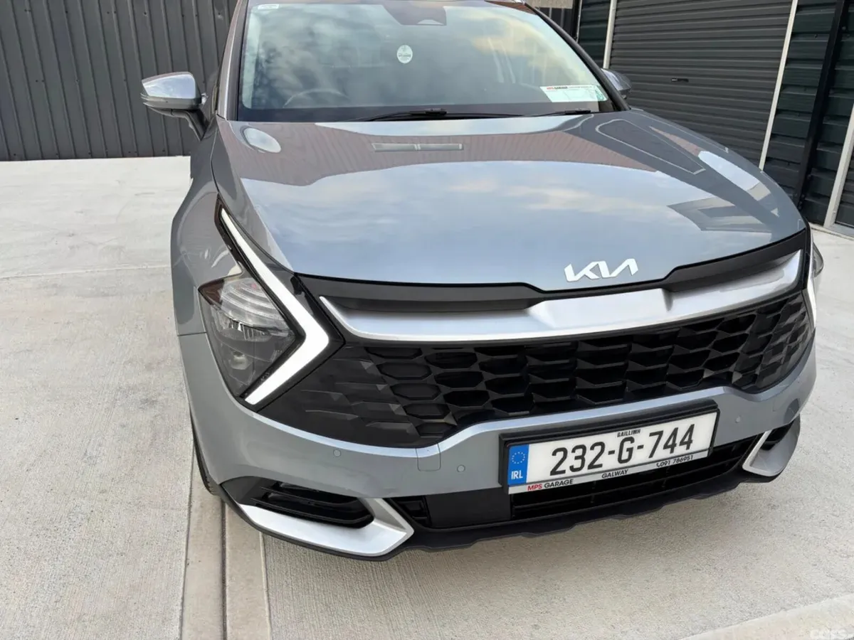 Kia Sportage SUV, Petrol Hybrid, 2023, Grey