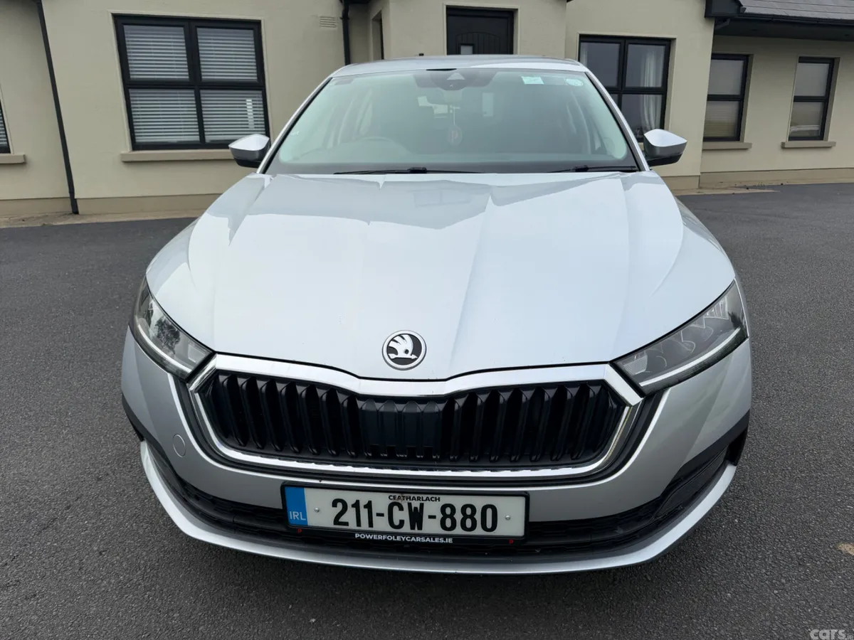 Skoda Octavia Saloon, Diesel, 2021, Grey