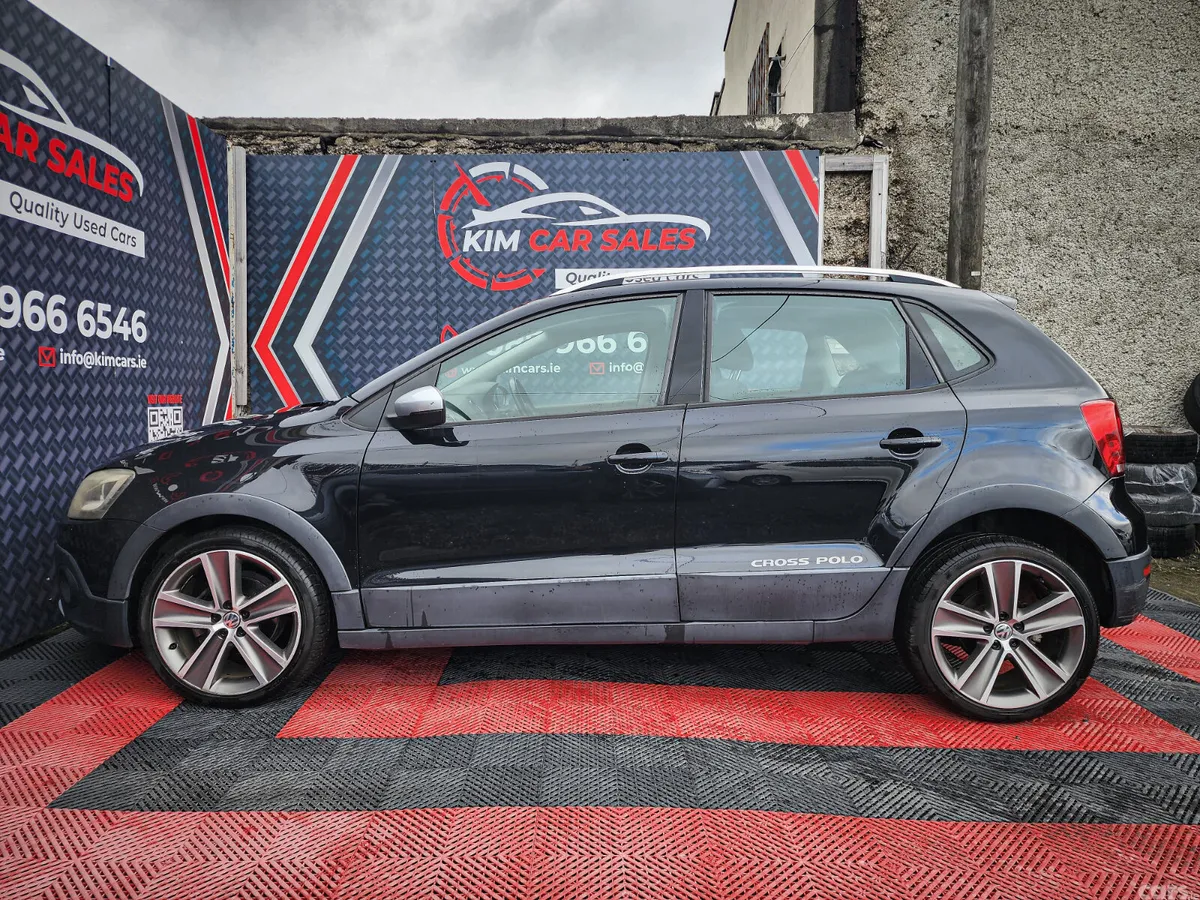 Volkswagen Polo Hatchback, Petrol, 2011, Black