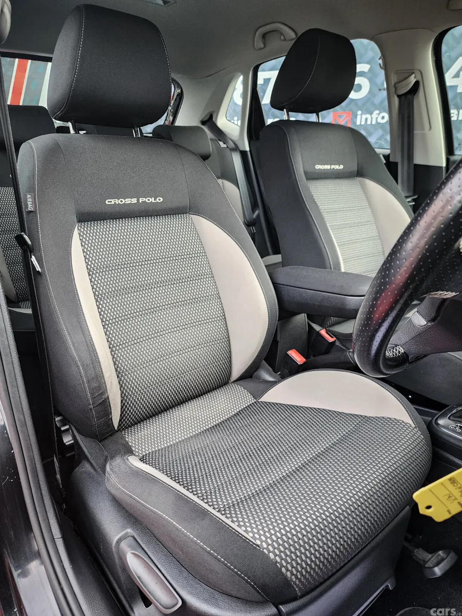 Volkswagen Polo Hatchback, Petrol, 2011, Black