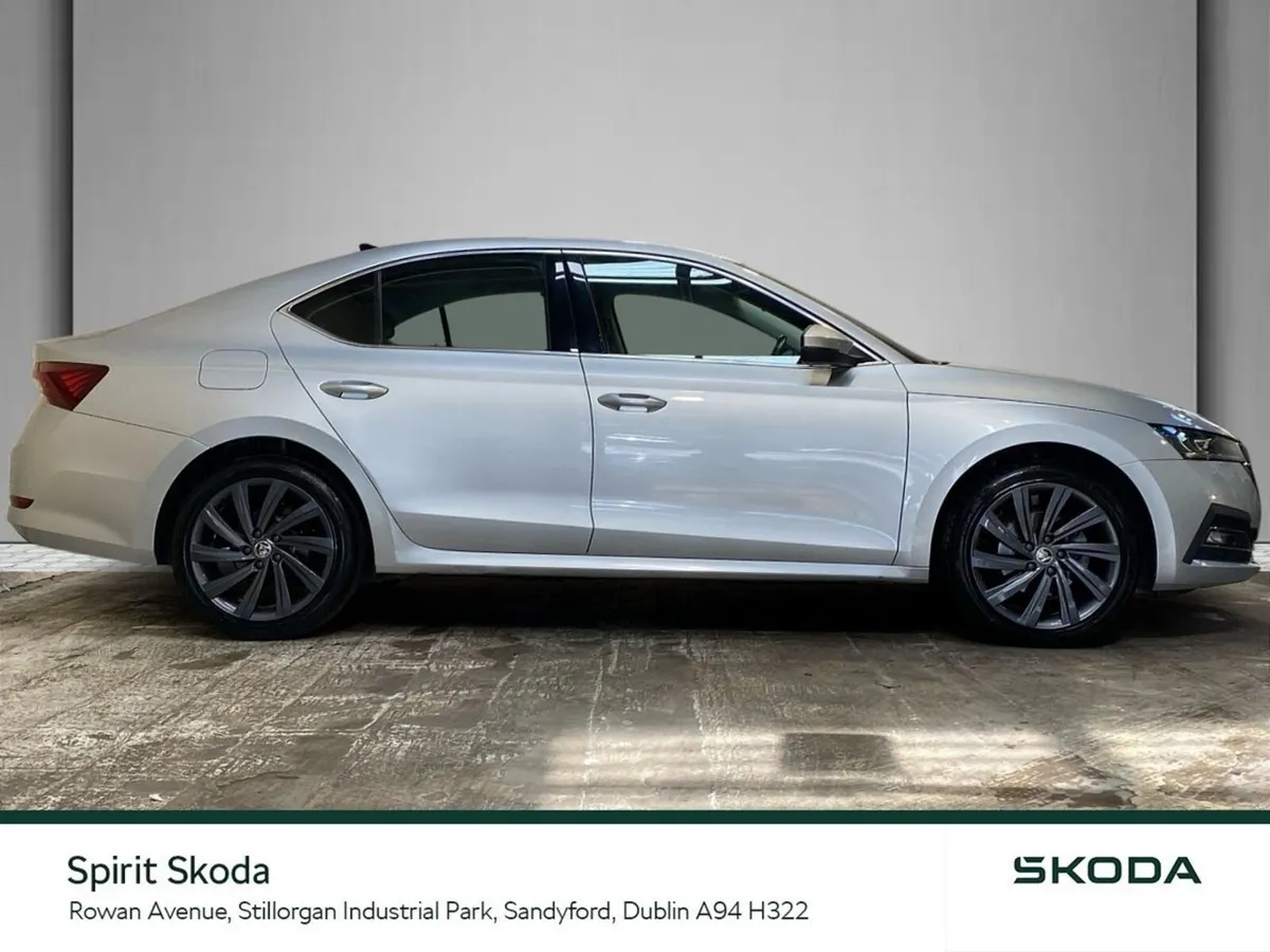 Skoda Octavia Saloon, Petrol, 2021, Silver