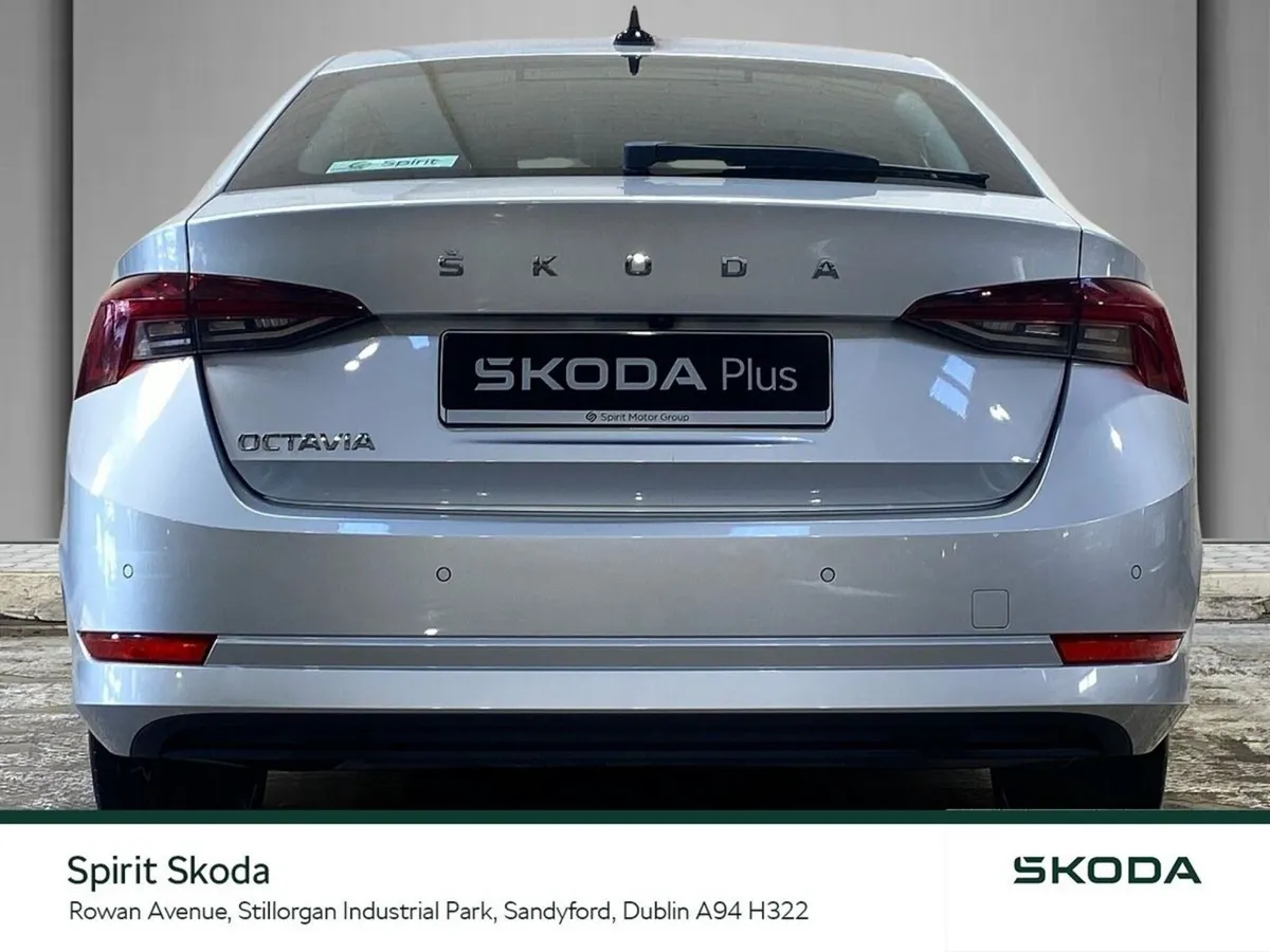 Skoda Octavia Saloon, Petrol, 2021, Silver