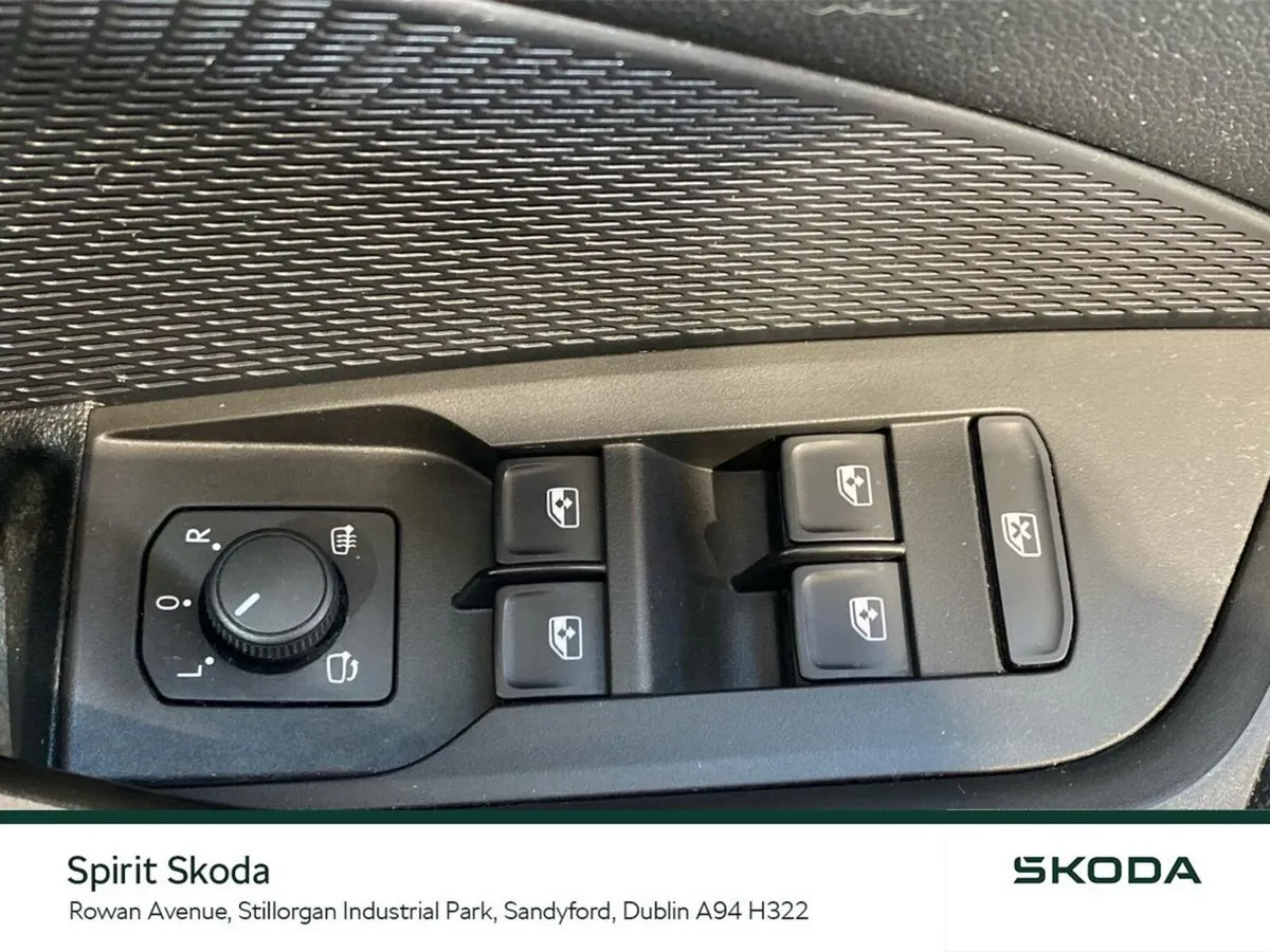 Skoda Octavia Saloon, Petrol, 2021, Silver