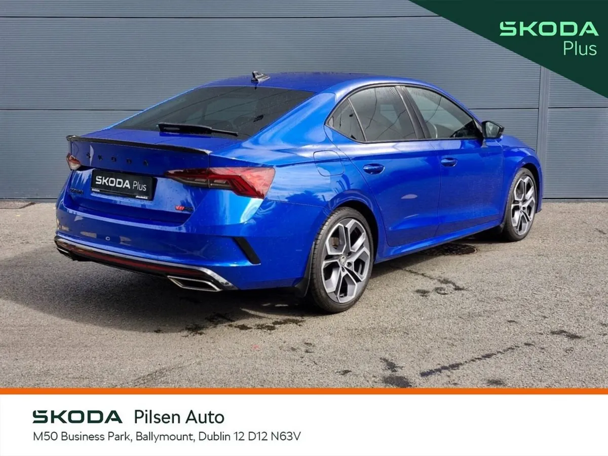 Skoda Octavia Saloon, Diesel, 2024, Blue