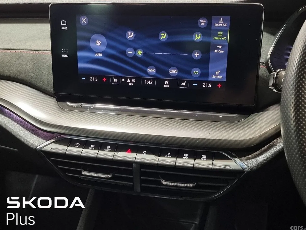 Skoda Octavia Estate, Diesel, 2024, White