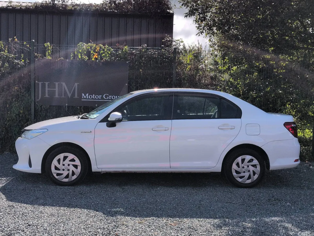 Toyota Corolla Saloon, Petrol Hybrid, 2020, White