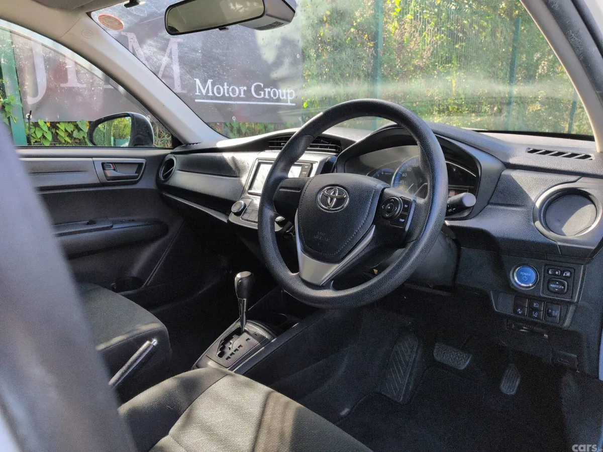 Toyota Corolla Saloon, Petrol Hybrid, 2020, White