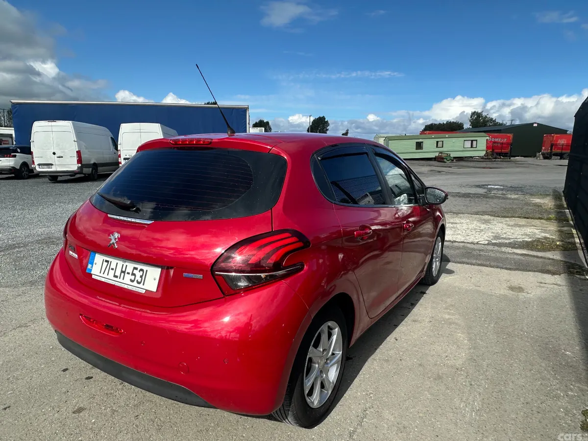 Peugeot 208 Hatchback, Petrol, 2017, Red