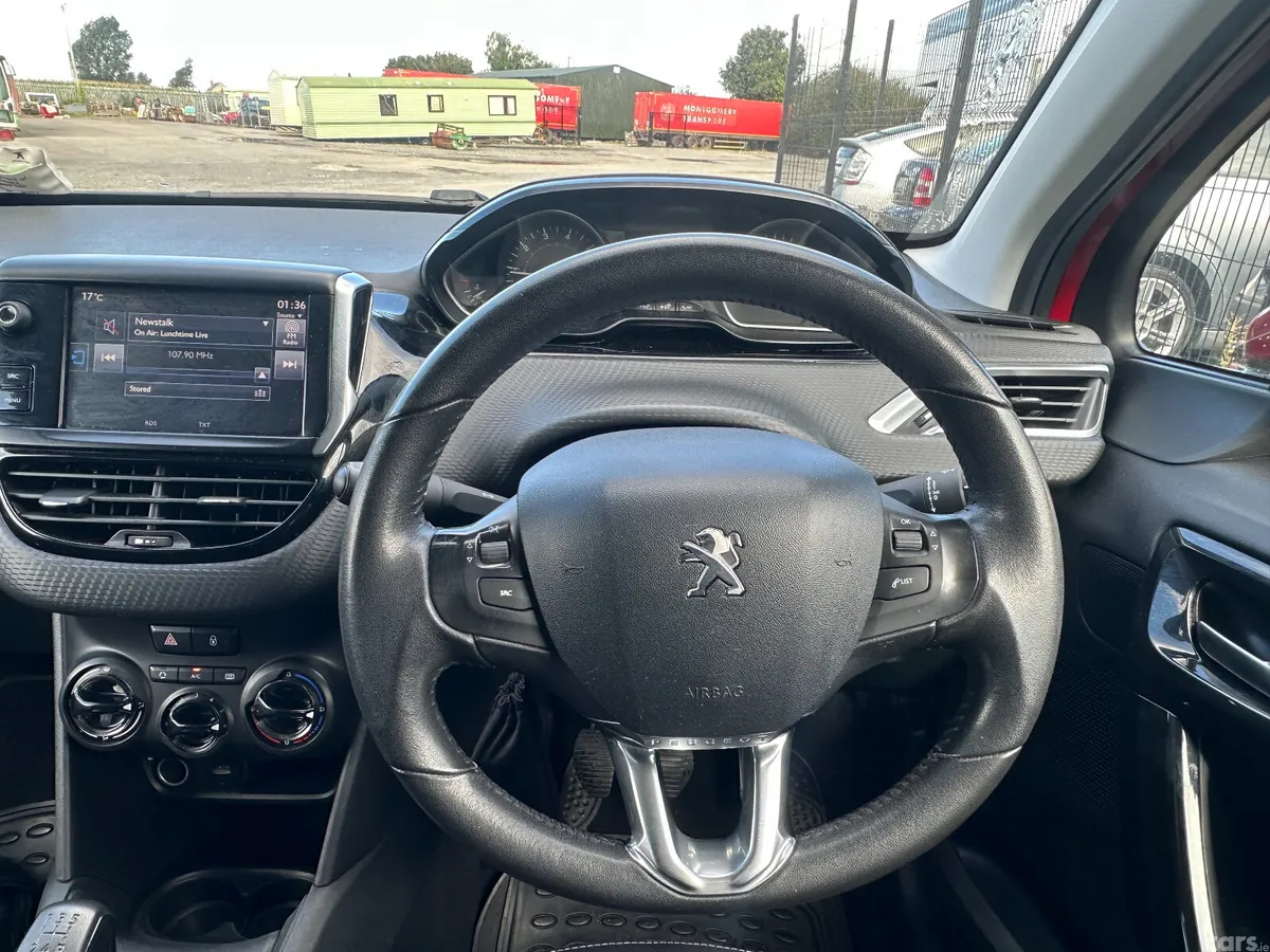 Peugeot 208 Hatchback, Petrol, 2017, Red