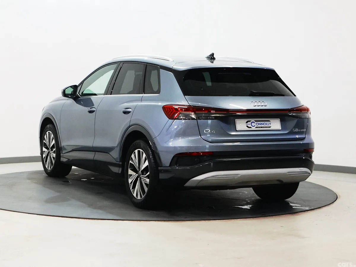Audi e-tron Estate/Jeep, Electric, 2023, Blue