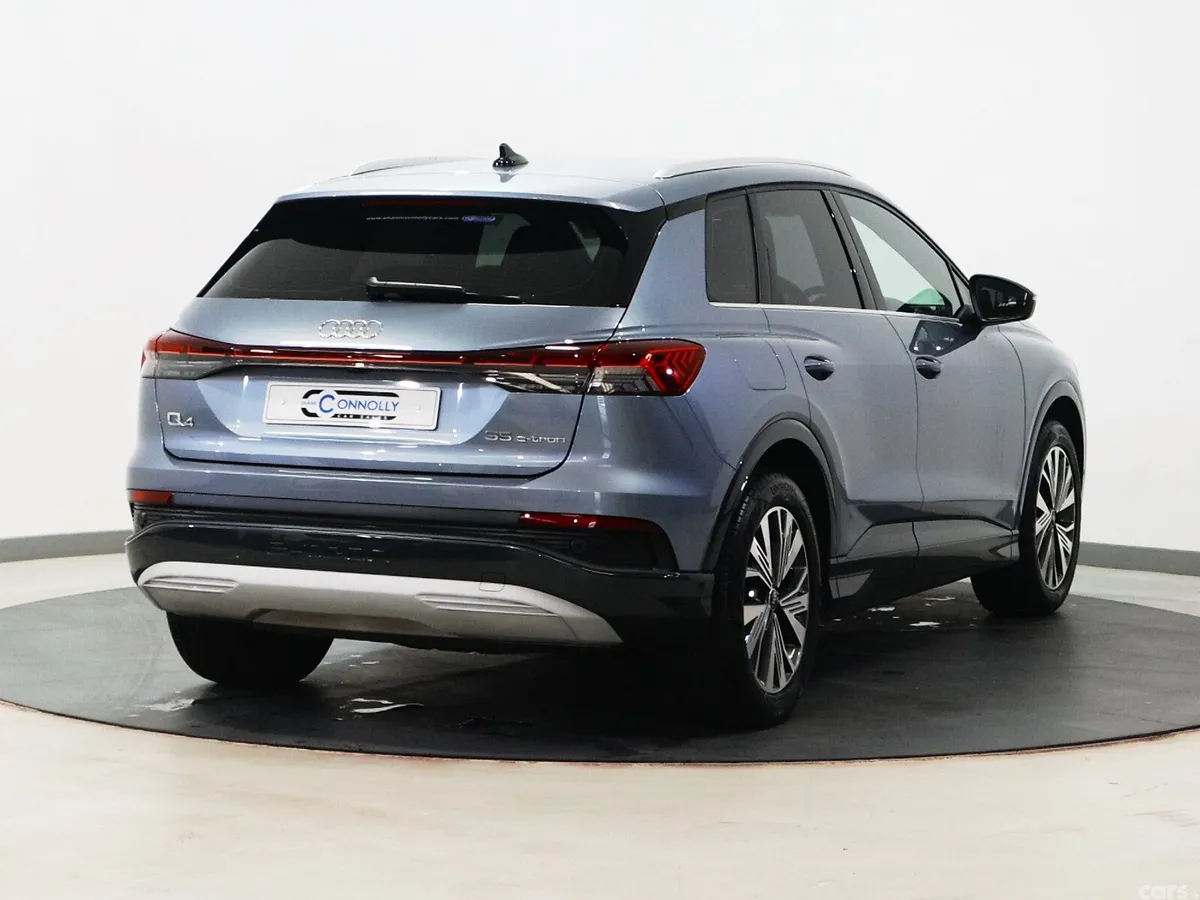 Audi e-tron Estate/Jeep, Electric, 2023, Blue