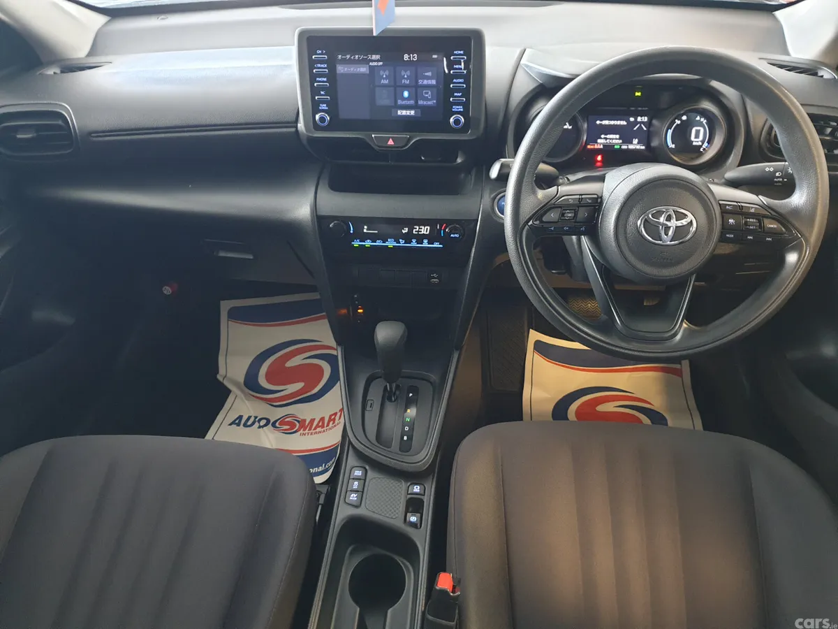 Toyota Yaris Cross Hatchback, Petrol Hybrid, 2022, Silver