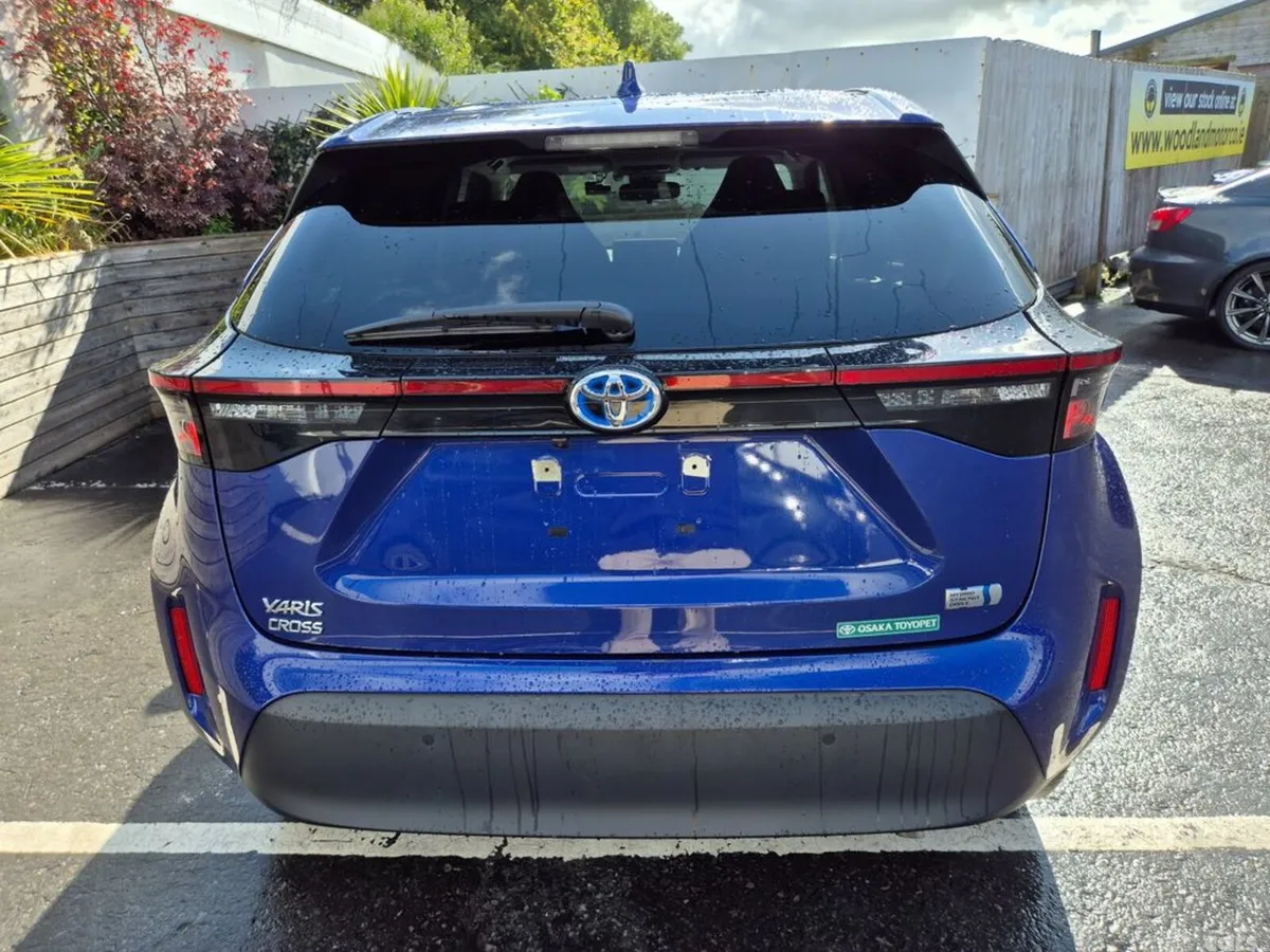 Toyota Yaris Cross SUV, Petrol Hybrid, 2023, Blue