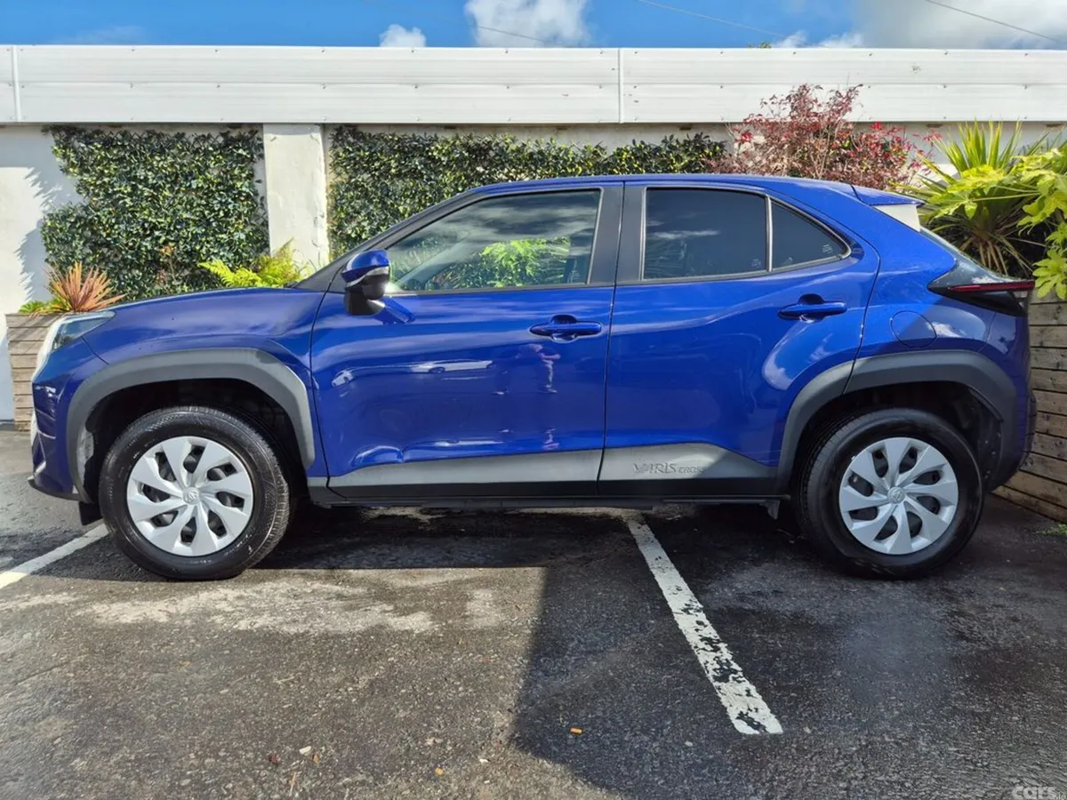 Toyota Yaris Cross SUV, Petrol Hybrid, 2023, Blue