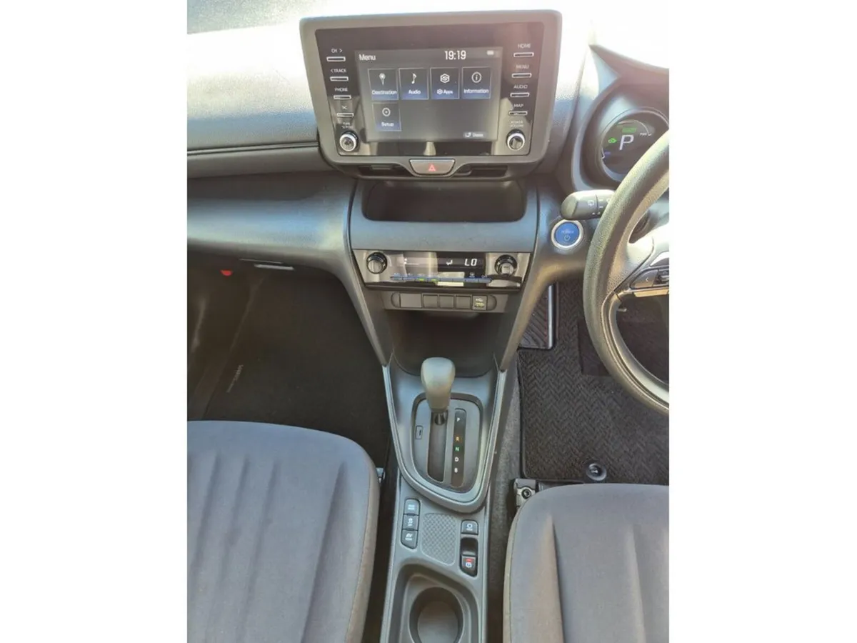 Toyota Yaris Cross SUV, Petrol Hybrid, 2023, Blue