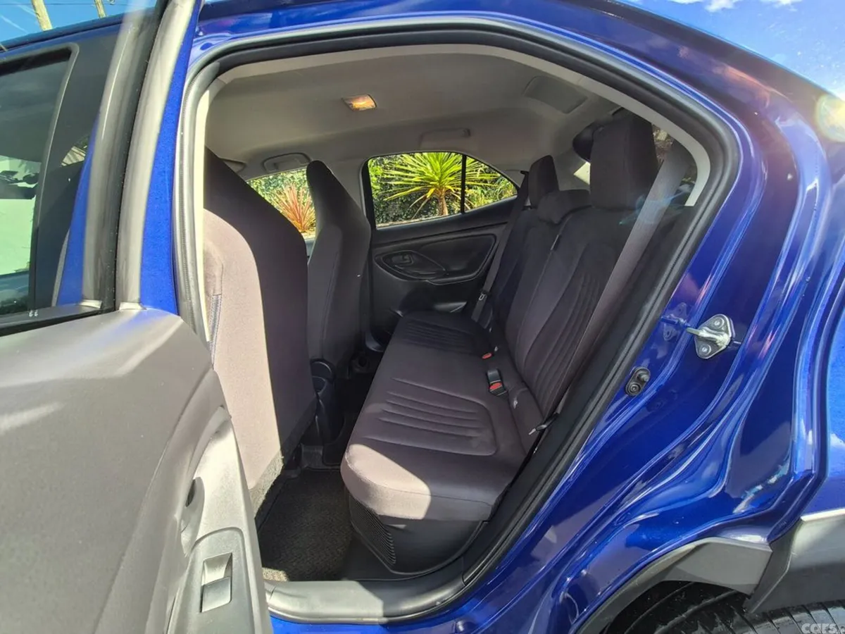 Toyota Yaris Cross SUV, Petrol Hybrid, 2023, Blue