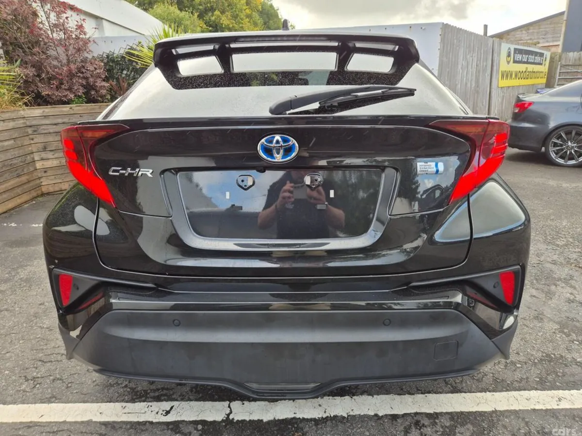 Toyota C-HR SUV, Petrol Hybrid, 2023, Black