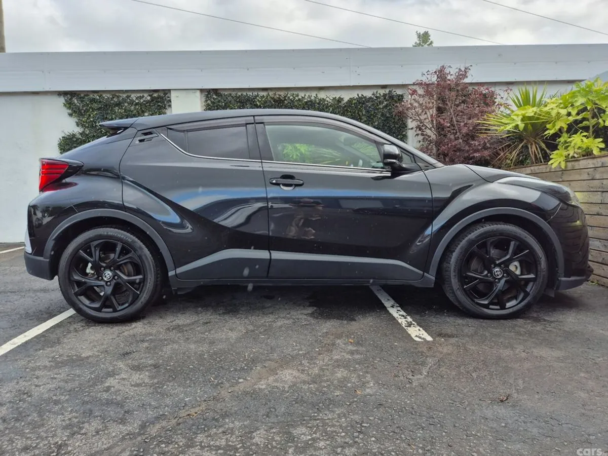 Toyota C-HR SUV, Petrol Hybrid, 2023, Black