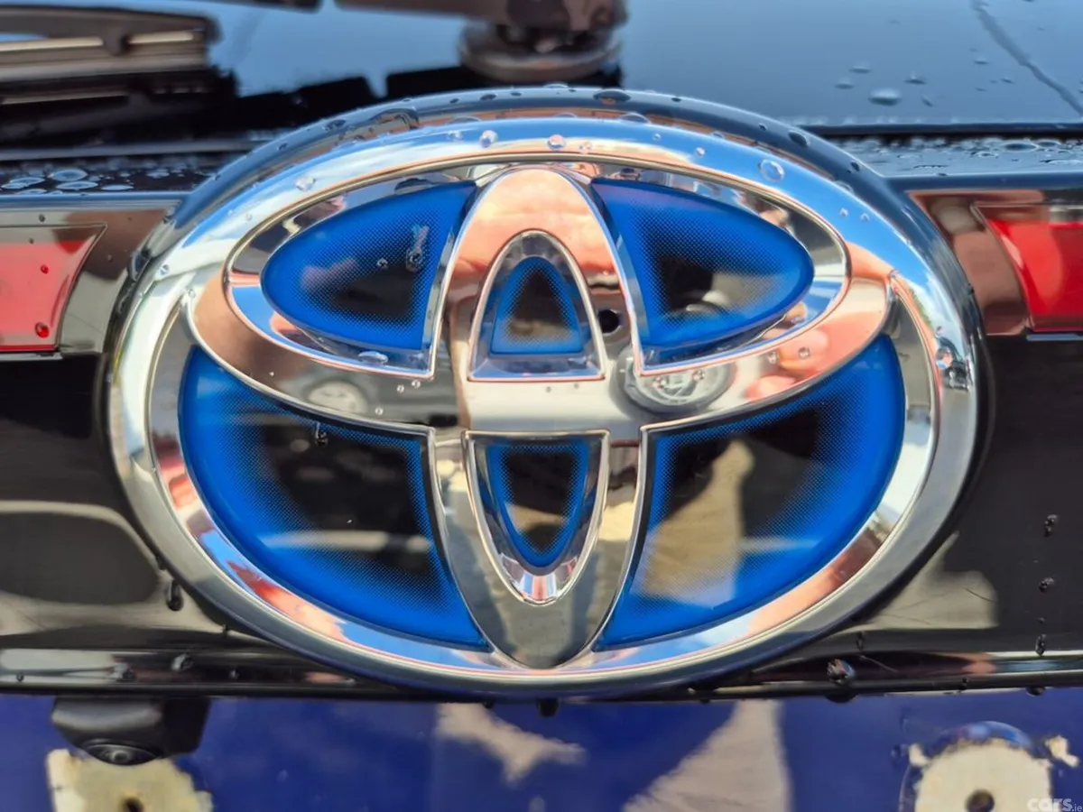 Toyota Yaris Cross SUV, Petrol Hybrid, 2023, Blue