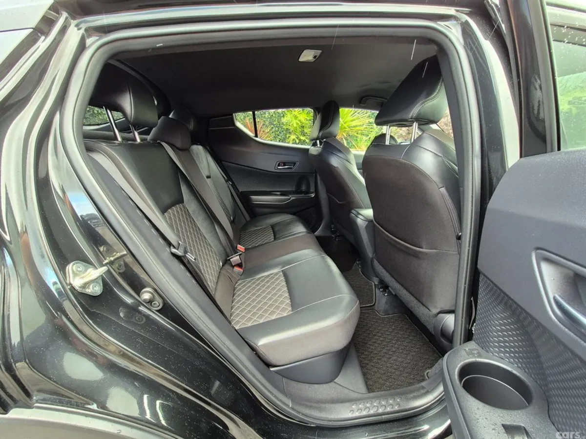 Toyota C-HR SUV, Petrol Hybrid, 2023, Black