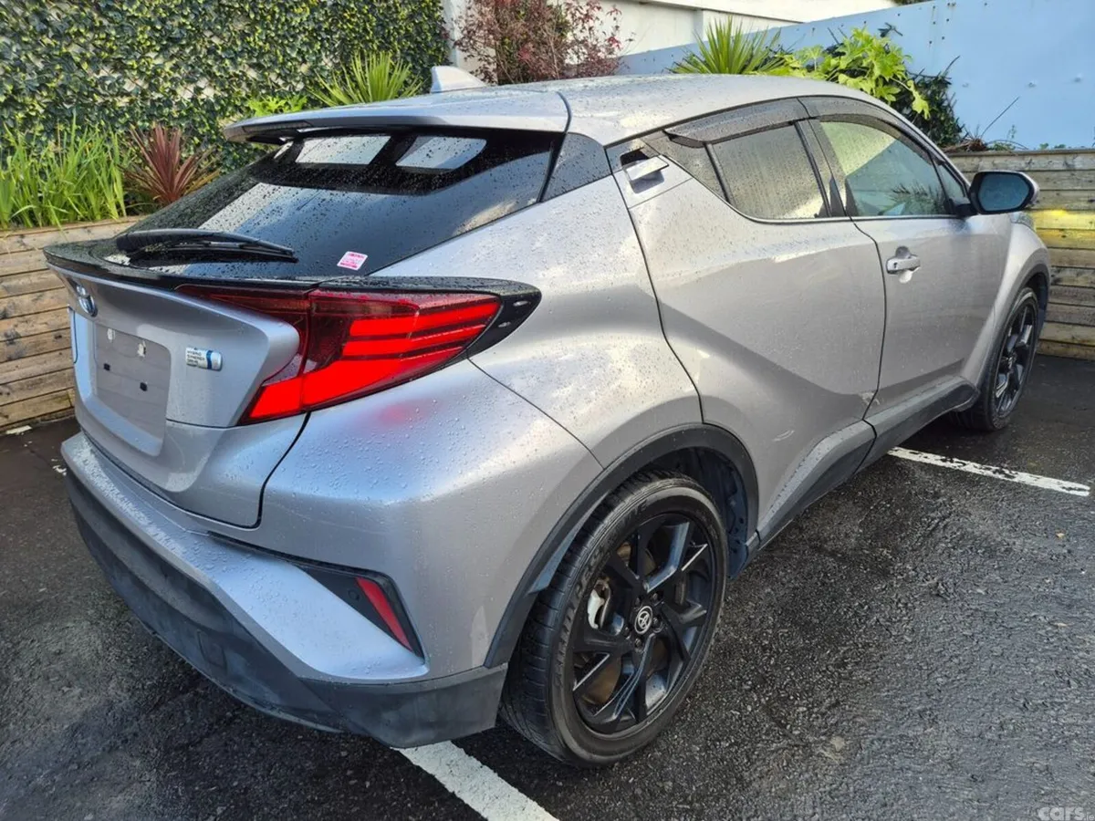 Toyota C-HR SUV, Petrol Hybrid, 2021, Silver