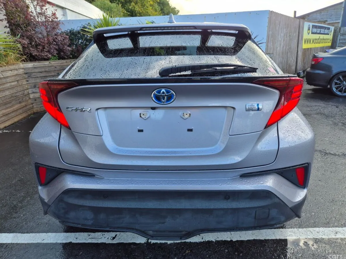 Toyota C-HR SUV, Petrol Hybrid, 2021, Silver
